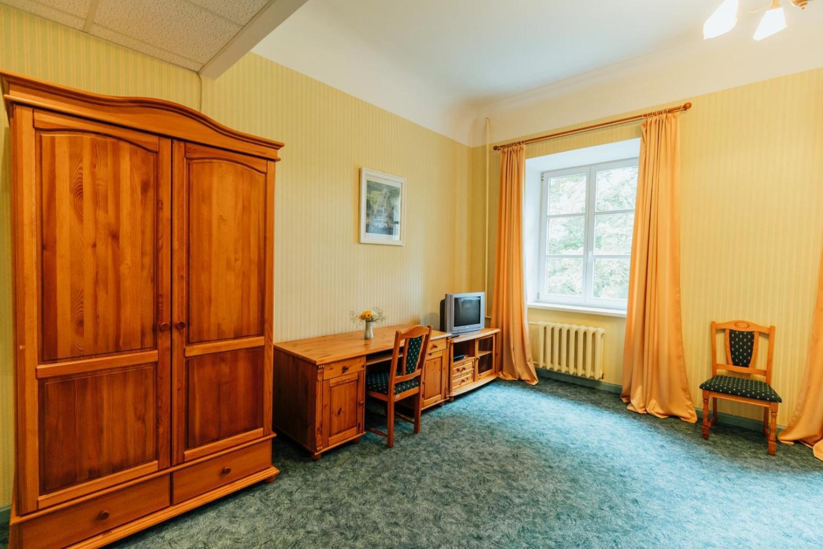 Nauksenu Muiza Hotel Naukseni Ngoại thất bức ảnh
